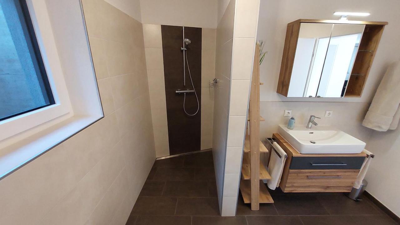Ferienwohnung Claudia Mit Terrasse Nussdorf am Attersee Esterno foto